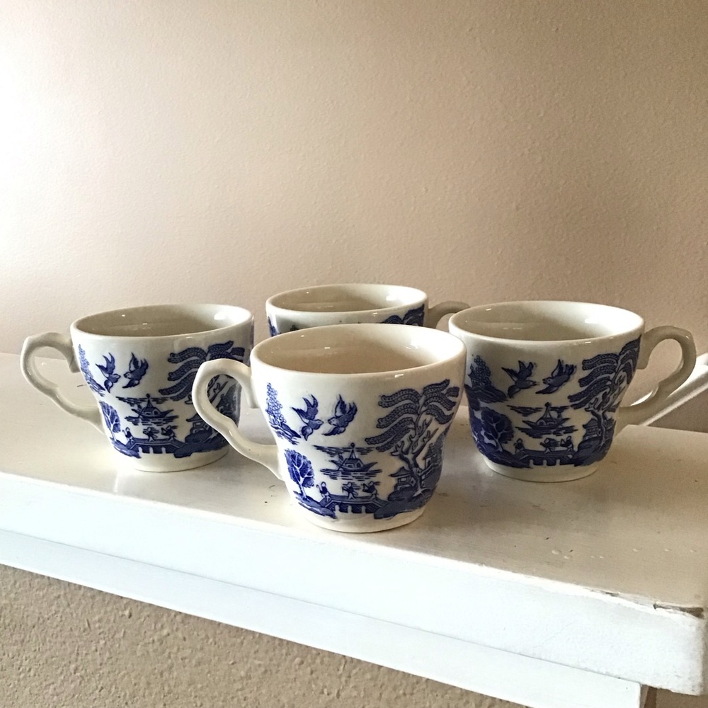 Vintage Blue Willow Chinoiserie Coffee or Tea Stoneware Cups, England (Set of 4)
